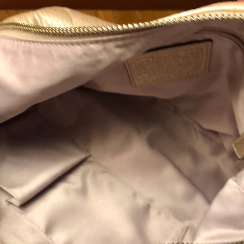 Coach pale gold pearl hobo bag - Picture 4 of 6